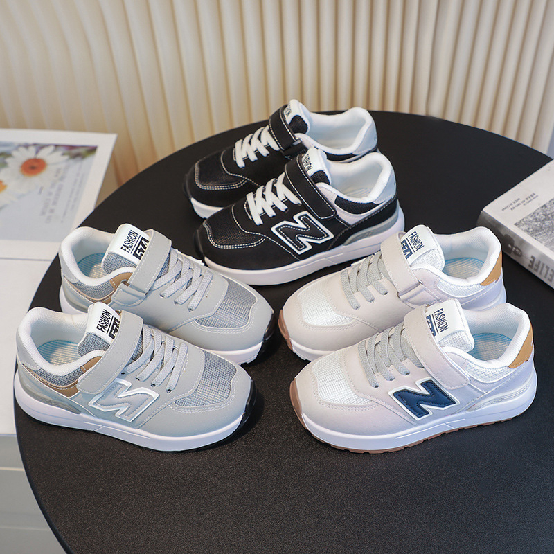 Dječje tenisice s debelom potplatom, Velcro kopčanje, gornji dio od mikrovlakana kože, prozračne i vodootporne