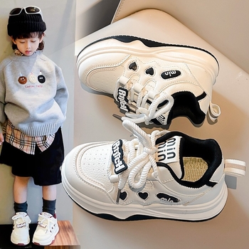 Dječje tenisice s PU gornjim dijelom, plastičnim potplatom, injekcijski oblikovana potplata, točkasti uzorak, korejski stil