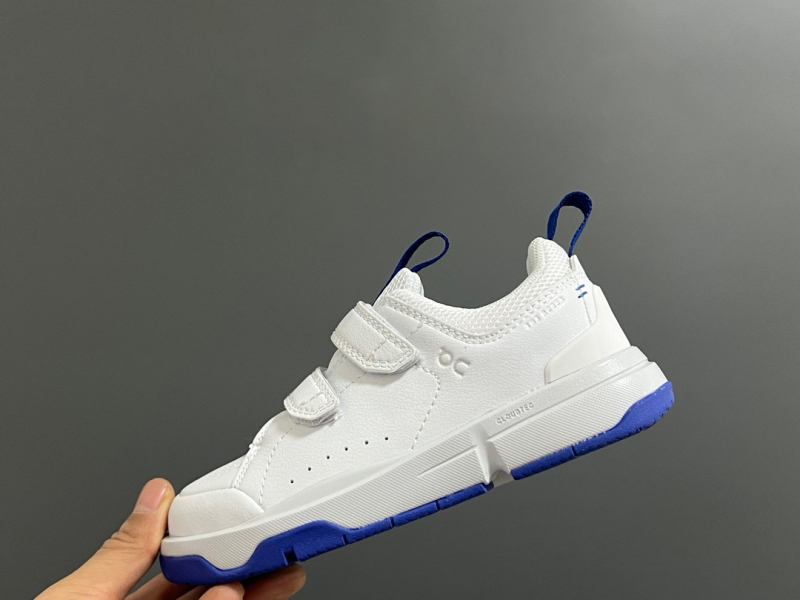 Deti bežecké topánky s dvojitým zapínaním na suchý zips, horná časť z syntetickej kože, gumová podrážka, dizajn s farebnými blokmi, unisex