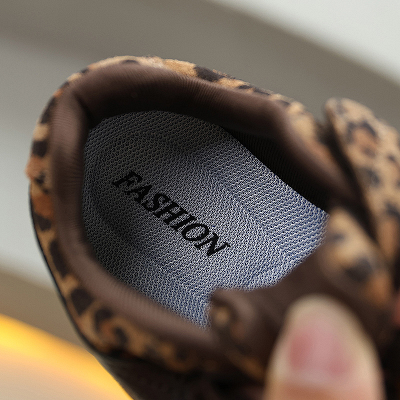 Adidași pentru copii din nabuk, imprimeu leopard, închidere Velcro, talpă din cauciuc, talpă joasă, antiderapant