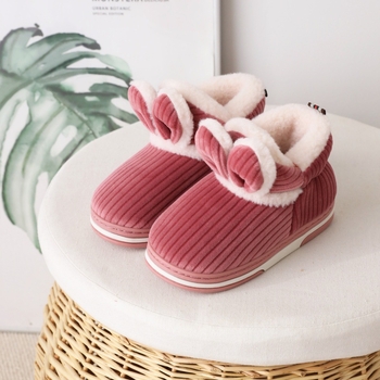 Téli gyerek plüss papucs, szuper puha velúr felsővel, TPR talppal, vastagított kialakítás, 1–16 éveseknek.