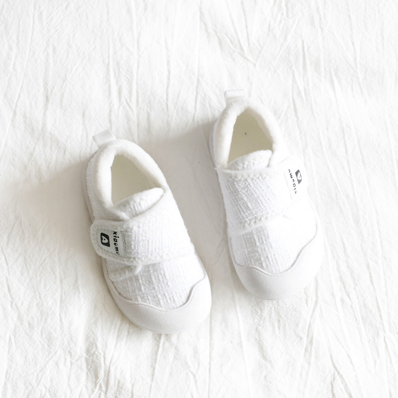 Gyerek téli beltéri cipő bársonyos felsőrésszel, Velcro zárás, csíkos mintázat, vastag gumi talppal, 1–6 éves korosztálynak