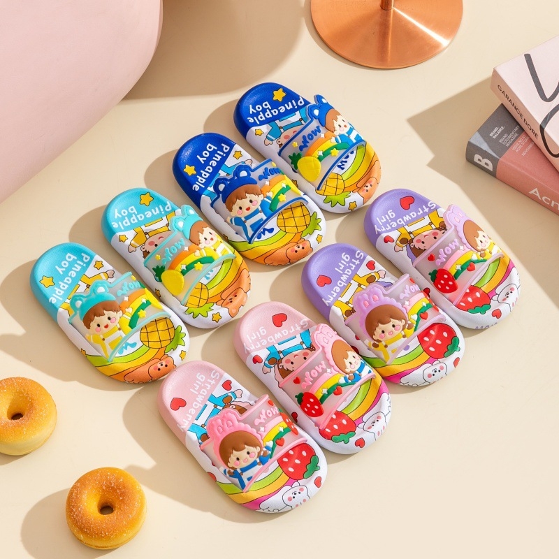 Rajzfilmmintás gyermekpapucs PVC felsőrésszel és talppal, csúszásmentes, 4–16 éveseknek