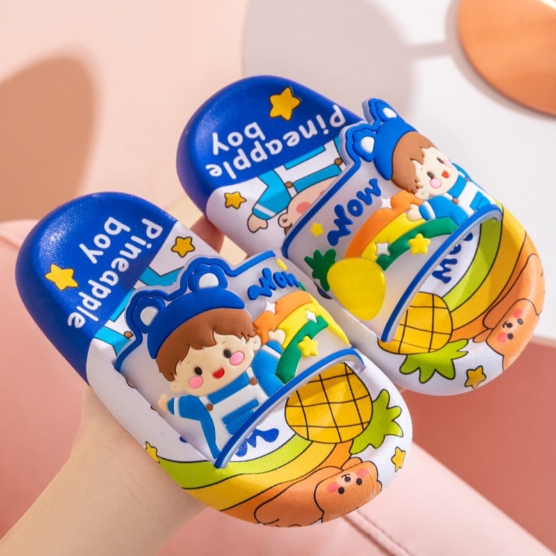 Rajzfilmmintás gyermekpapucs PVC felsőrésszel és talppal, csúszásmentes, 4–16 éveseknek