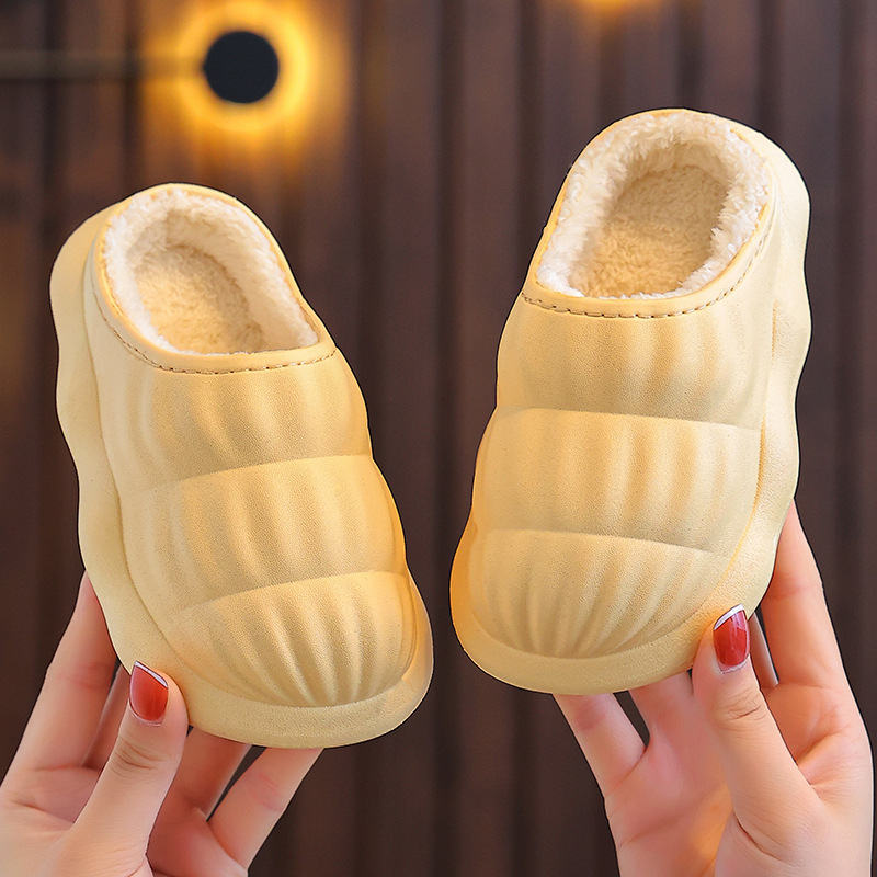 Gyerekek belső papucsai, PVC felső és talppal, csúszásmentes, lélegző, tartós, ősz-télre