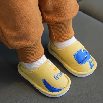 Gyerekeknek való beltéri papucsok 1–3 éveseknek, rajzfilm mintázat, hálós felsőrész, PVC talp