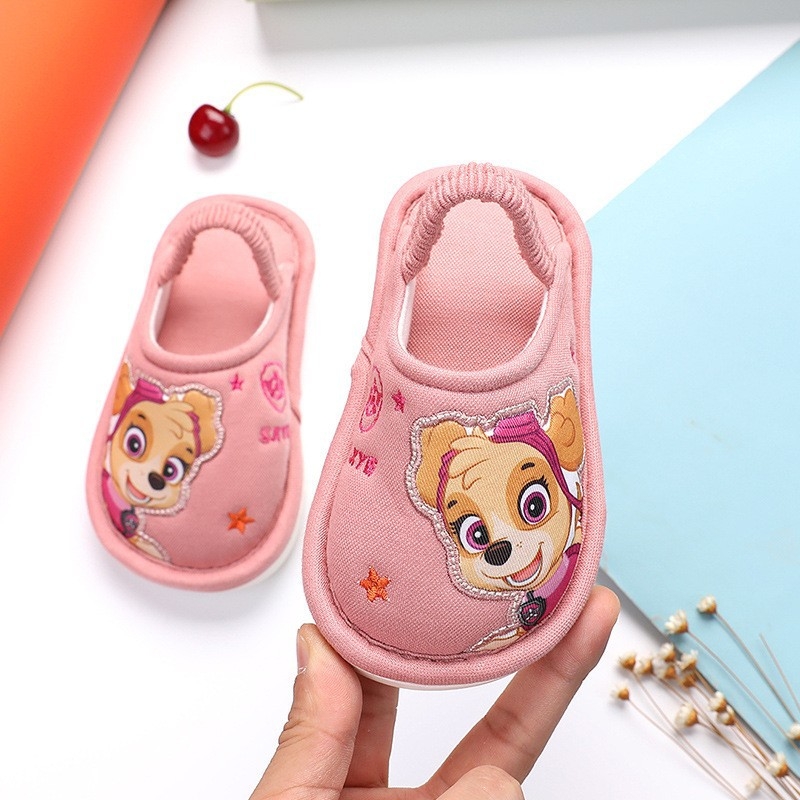 Gyerekeknek való beltéri papucsok 1–3 éveseknek, rajzfilm mintázat, hálós felsőrész, PVC talp