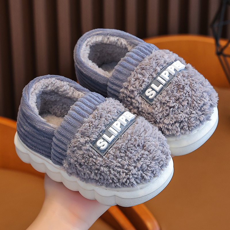 Papuci de iarnă pentru copii — căptușiți cu fleece, partea superioară din piele de vițel nubuk, căptușeală groasă, talpă PVC antiderapantă, pentru interior (1–3 ani)