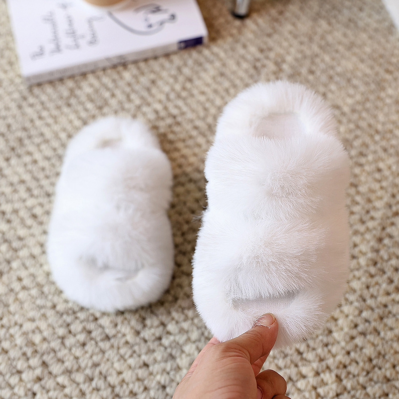 Lányoknak szóló szőrös papucs - 1–16 éves korig, Felsőrész: műszőrme, Talp: PVC, Vastagság: normál, ősz 2025