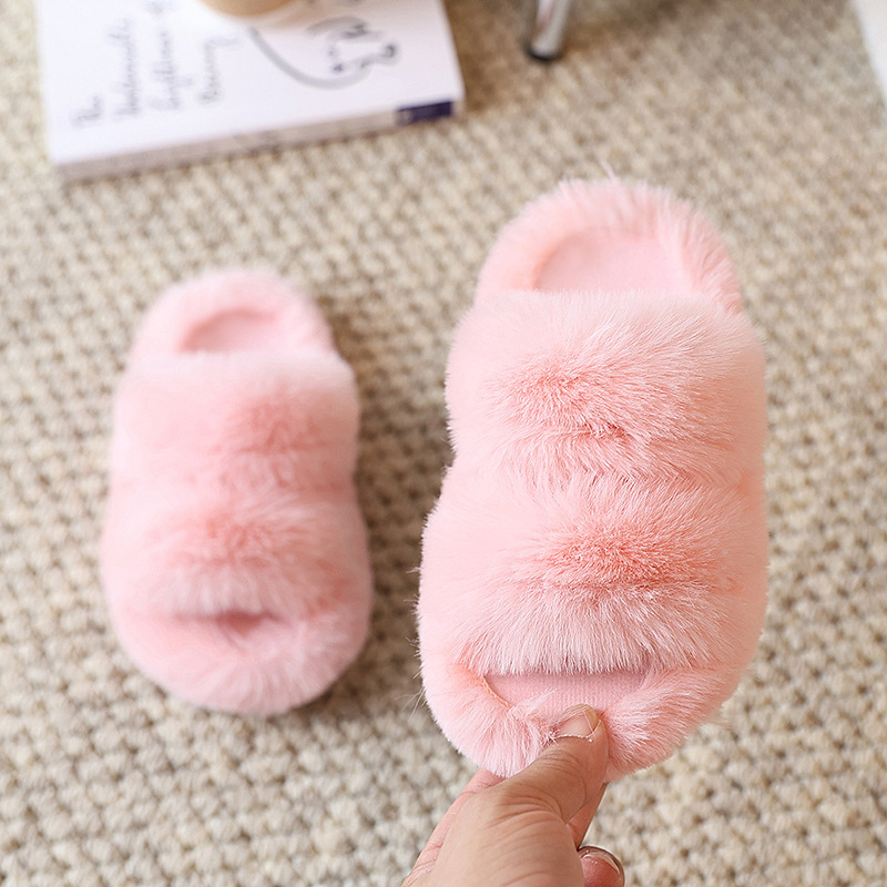 Lányoknak szóló szőrös papucs - 1–16 éves korig, Felsőrész: műszőrme, Talp: PVC, Vastagság: normál, ősz 2025