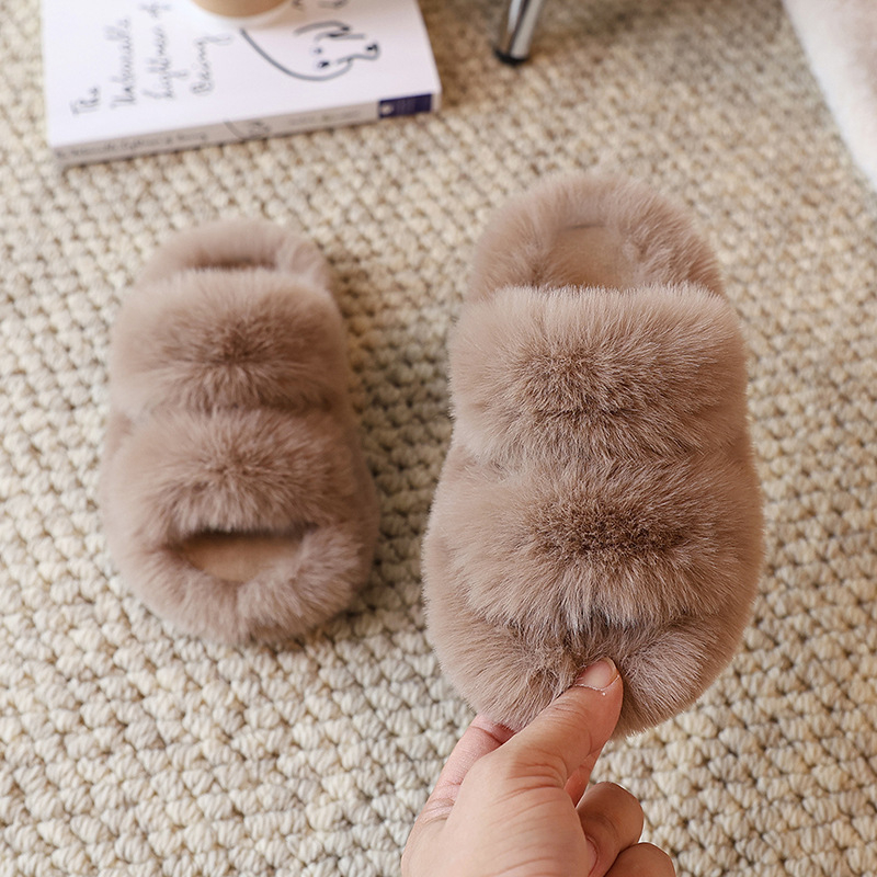 Lányoknak szóló szőrös papucs - 1–16 éves korig, Felsőrész: műszőrme, Talp: PVC, Vastagság: normál, ősz 2025