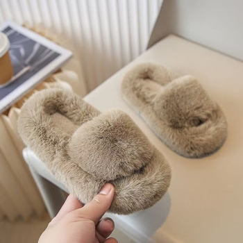 Gyerek plüss otthoni papucs, velúr felsőrész, egyszínű, PVC talp, vastag talp