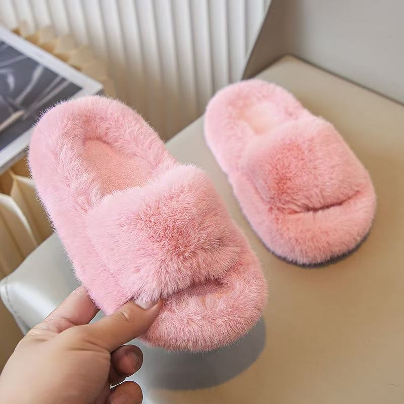 Gyerek plüss otthoni papucs, velúr felsőrész, egyszínű, PVC talp, vastag talp