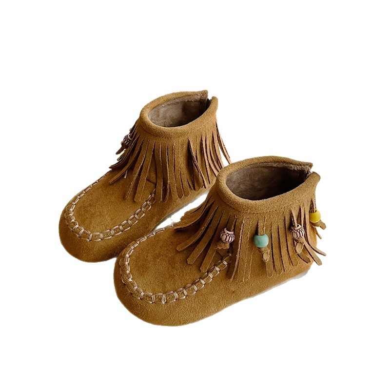 Dječje suede čizme sa stražnjim zatvaračem, ukrašene resicama i perlicama - unisex, boemski stil, gumeni potplat