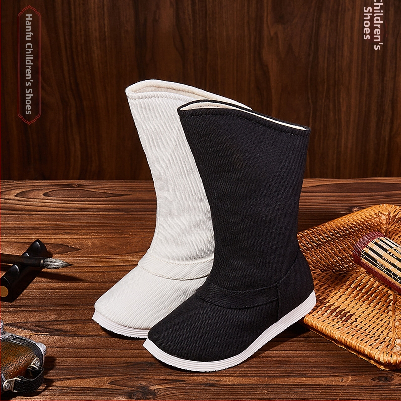 Gyerekeknek készült etno stílusú vászon csizma – felső rész: pamutvászon; minta: állatok; talp: gumi; vastagított kialakítás