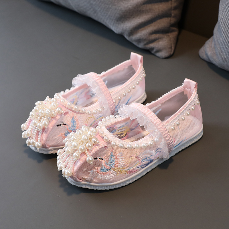 Cipele za djevojčice u tradicionalnom kineskom stilu – prozračni mrežasti gornji dio, izvezeni detalji, zatvaranje elastičnom trakom, gumena potplat, uzrast 4–16 godina, brend: Diced fruit rabbit