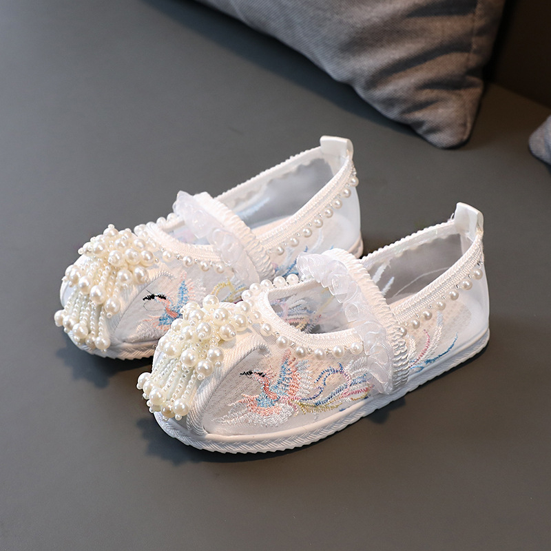 Cipele za djevojčice u tradicionalnom kineskom stilu – prozračni mrežasti gornji dio, izvezeni detalji, zatvaranje elastičnom trakom, gumena potplat, uzrast 4–16 godina, brend: Diced fruit rabbit