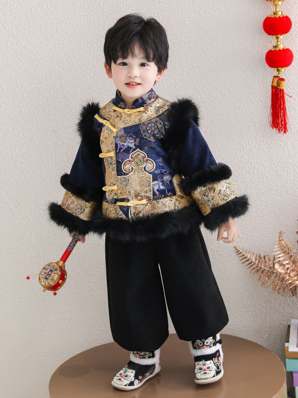 Gyerekek Hanfu téli plüss etnikus öltözet hímzett cipőkkel, ősi ruházat kínai újévre • Téli 2025 kiadás • Etnikai kínai stílus • Fő anyag: poliészter • 8+ éveseknek