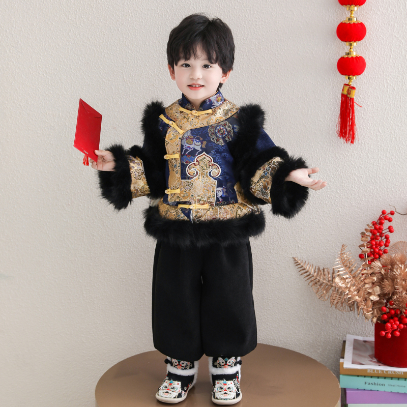 Gyerekek Hanfu téli plüss etnikus öltözet hímzett cipőkkel, ősi ruházat kínai újévre • Téli 2025 kiadás • Etnikai kínai stílus • Fő anyag: poliészter • 8+ éveseknek