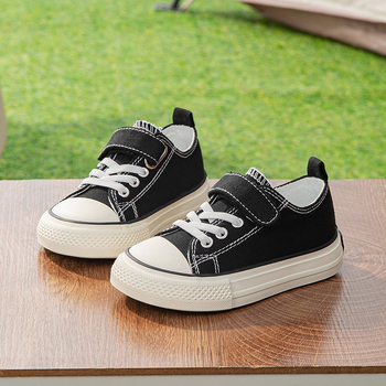 Detské plátenné tenisky, nízky vršok, zapínanie na suchý zips, gumová podrážka, EVA stielka