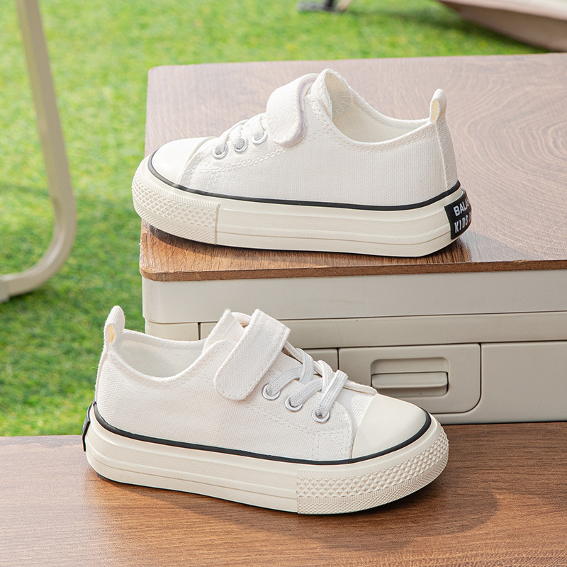 Detské plátenné tenisky, nízky vršok, zapínanie na suchý zips, gumová podrážka, EVA stielka