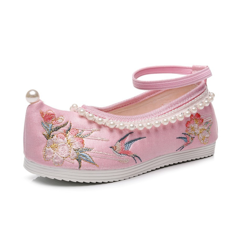 Gyerekeknek készült hímzett vászoncipő, alacsony felső, elasztikus szalaggal zárható, pamut bélés, textile belső talp