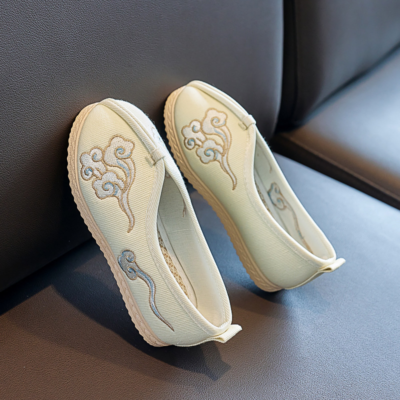 Etno-stílusú gyerekcipő, uniszex, pamut felsőrész, textil bélés, textil talp, műanyag talp