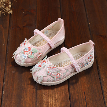 Lányoknak hagyományos vászon tánccipő, hímzett, etno stílus, állatmintás, talp marhacsontból, 1–12 éveseknek