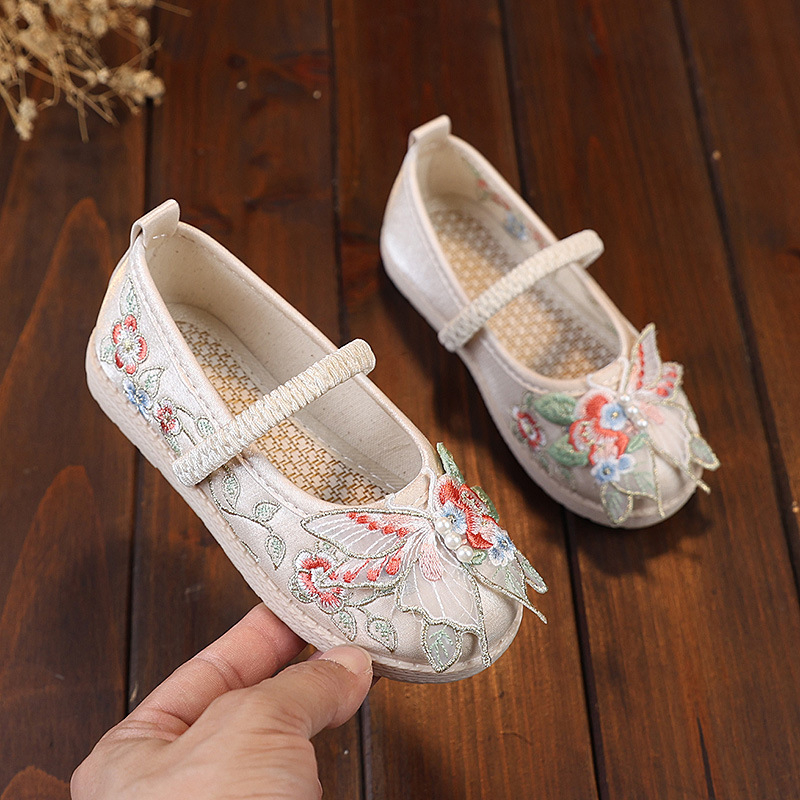 Lányoknak hagyományos vászon tánccipő, hímzett, etno stílus, állatmintás, talp marhacsontból, 1–12 éveseknek