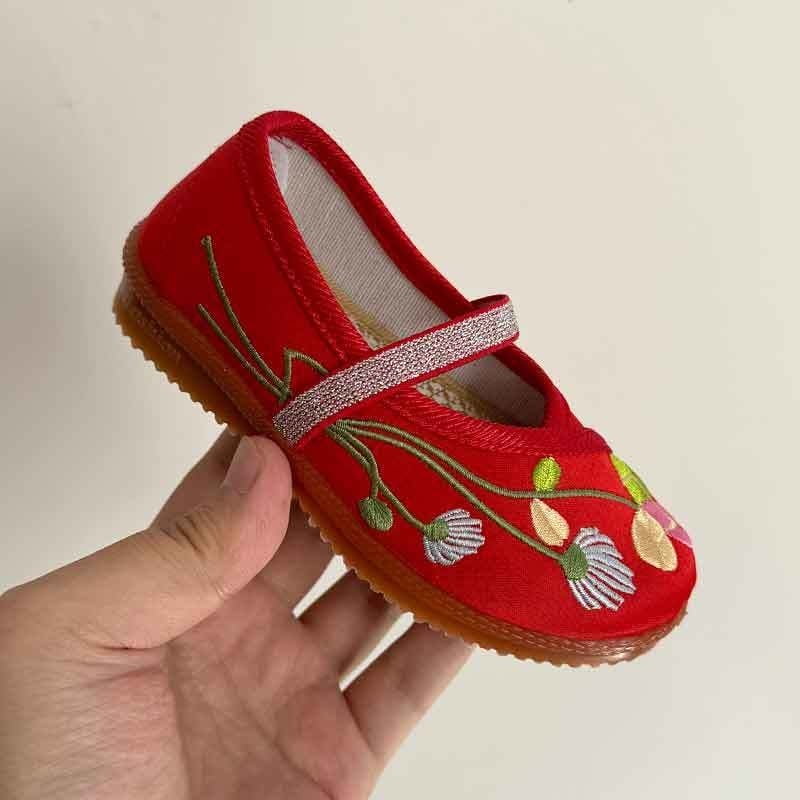 Gyerekeknek szánt vászon cipő kínai stílusban, kerek orr, pamut felsőrész, gumi talp, középmagasságú, csatolással záródó