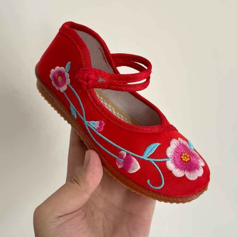Gyerekeknek szánt vászon cipő kínai stílusban, kerek orr, pamut felsőrész, gumi talp, középmagasságú, csatolással záródó