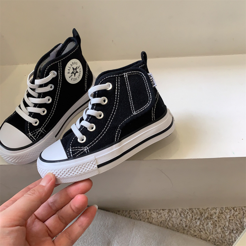 Gyerekeknek készült vászon magas talpú tornacipő tavasszal-őszre — felső rész: vászon, magas szár, gumitalp, Velcro zárás, belső talp műbőr