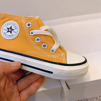 Gyerekeknek való vászon magas szárú sportcipő oldalsó cipzárral, gumírozott talppal, mindennapi uniszex stílus