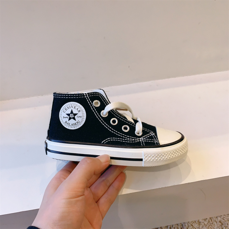 Gyerekeknek való vászon magas szárú sportcipő oldalsó cipzárral, gumírozott talppal, mindennapi uniszex stílus