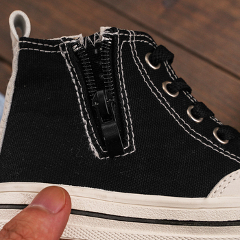 Dječje visoke platnene tenisice s gumom na potplatu, bočnim zatvaračem i tekstilnim uloškom