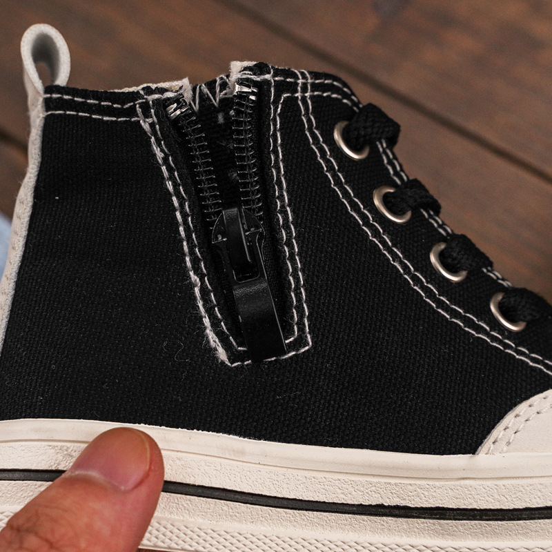 Dječje visoke platnene tenisice s gumom na potplatu, bočnim zatvaračem i tekstilnim uloškom