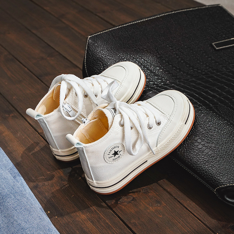 Dječje visoke platnene tenisice s gumom na potplatu, bočnim zatvaračem i tekstilnim uloškom