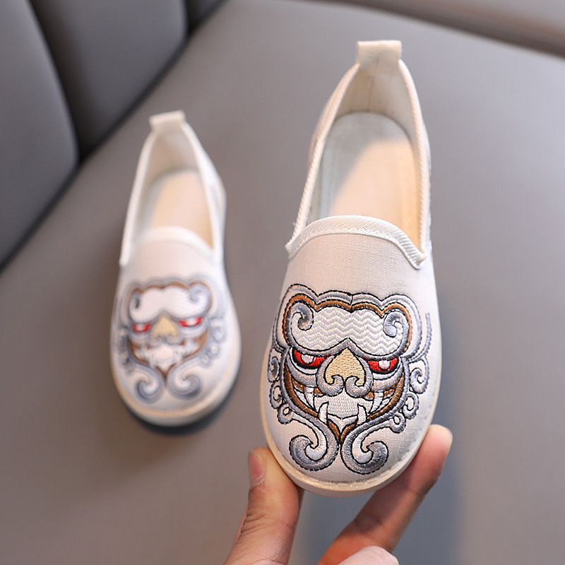 Férfiaknak etnikus stílusú hagyományos vászoncipő hímzéssel — felsőrész vászon, talp gumi, lélegző és könnyű