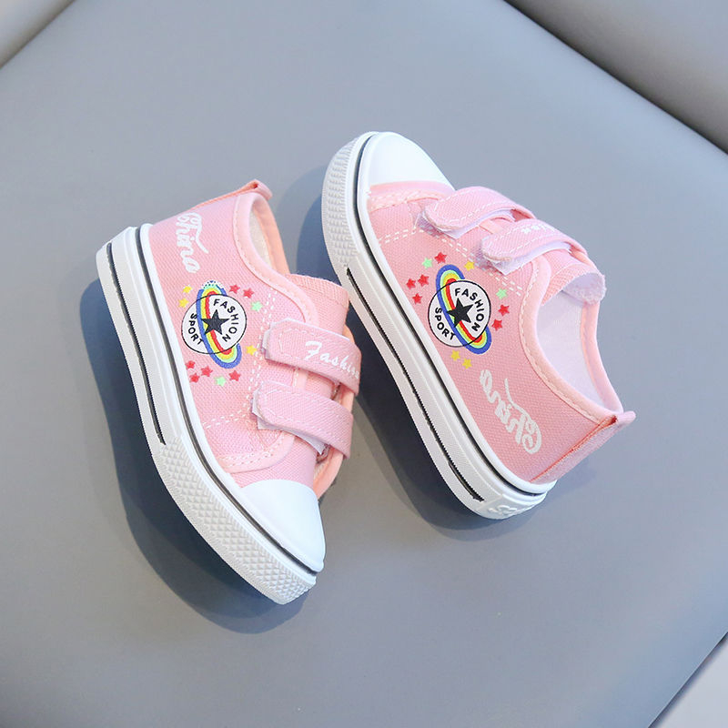 Fiúknak készült vászon sportcipő, pamut felső rész, rajzfilmszerű minta, 12-48 hónapos korosztály, tavasz-ősz szezon