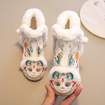 Lányok Hanfu bakancs, felső rész szatén, hímzés mintával, fleece bélés, gumírozott talp, meleg és könnyű