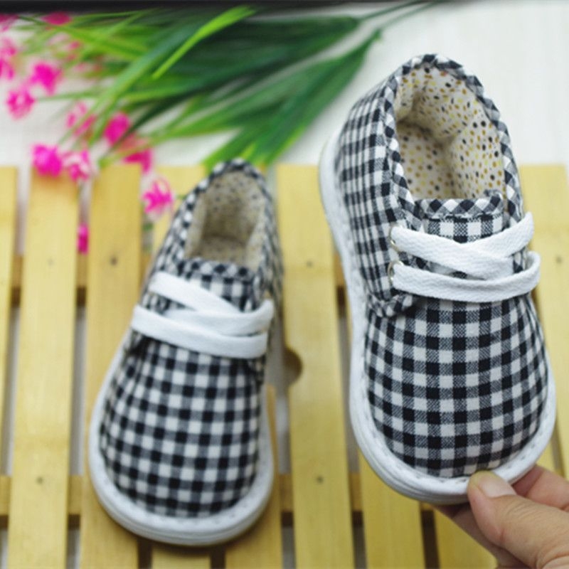 Pantofi de bebeluși cu cap de tigru – din bumbac, cu mai multe straturi, calzi și moi, talpă textilă, pentru copii 1–3 ani, stil chinezesc, toamnă 2024