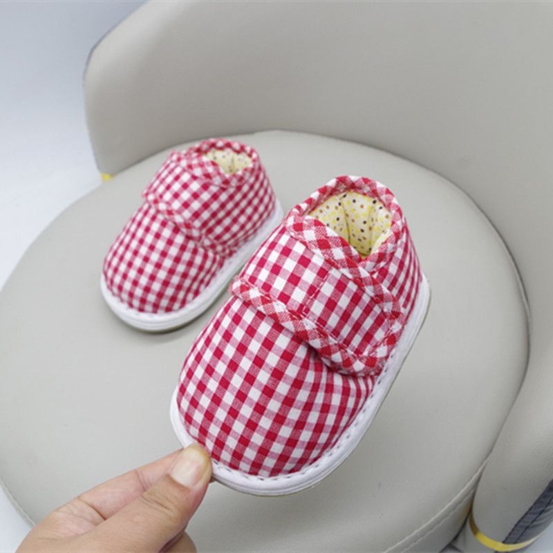 Pantofi de bebeluși cu cap de tigru – din bumbac, cu mai multe straturi, calzi și moi, talpă textilă, pentru copii 1–3 ani, stil chinezesc, toamnă 2024