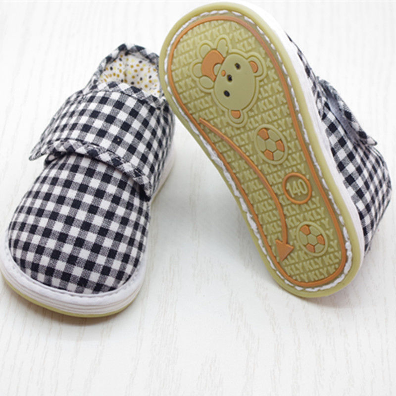 Pantofi de bebeluși cu cap de tigru – din bumbac, cu mai multe straturi, calzi și moi, talpă textilă, pentru copii 1–3 ani, stil chinezesc, toamnă 2024