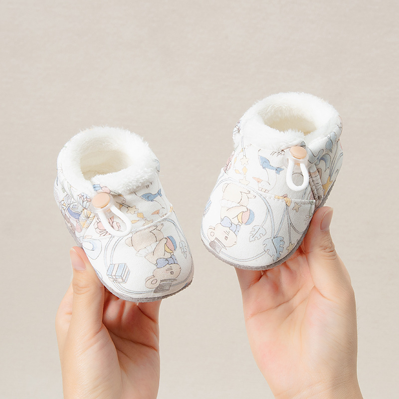 Pantofi bebeluși cu talpă moale, partea superioară din bumbac, interior poliester, croială îngroșată, închidere cu cataramă (Superioară: bumbac; Interior: poliester; Grosime: îngroșată; Închidere: cataramă; Vârstă: 6–12 luni)