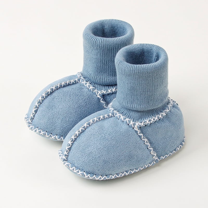 Pantofi pentru copii mici – partea superioară din suede, căptușeală groasă, talpă anti-derapantă, guler înalt, potriviți pentru toamnă și iarnă (12–48 luni).