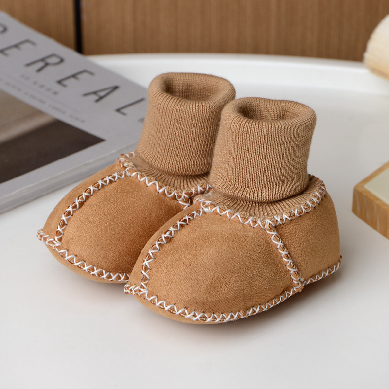 Detské topánky do interiéru, nubukový vršok, podšívka z umelej kožušiny, podrážka šitá ručne, unisex, zimné pre deti 0–15 mesiacov