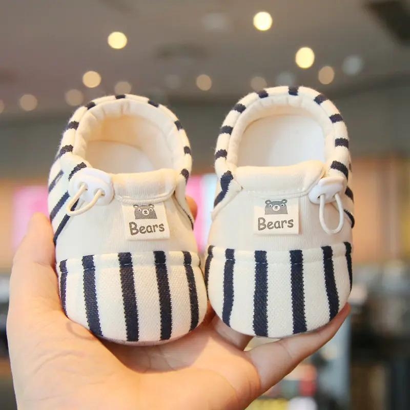 Pantofi pentru copii mici - drăguți, partea superioară din bumbac cu dungi, închidere elastică, talpă antiderapantă, glezna joasă, pentru 0–36 luni (Primăvară și Toamnă)