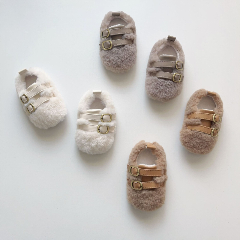 Adidași pentru copii mici cu partea superioară din lână artificială de miel, închidere Velcro, căptușeală din fleece, talpă antiderapantă, pentru 12–36 de luni
