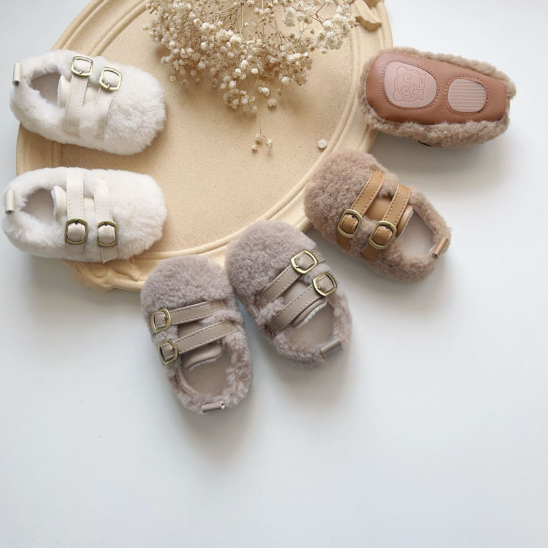 Adidași pentru copii mici cu partea superioară din lână artificială de miel, închidere Velcro, căptușeală din fleece, talpă antiderapantă, pentru 12–36 de luni