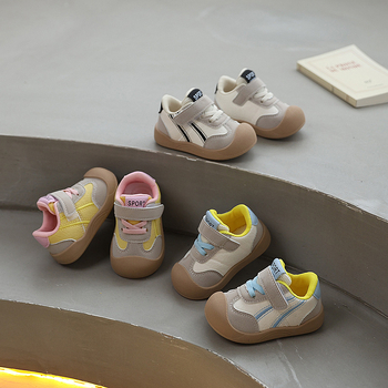Mesterséges bőrből készült babacipő, Velcro-zárás, alacsony felső, anti-slip és kopásálló puha talp, 12–36 hónapos korosztálynak, tavasz–ősz, mindennapi